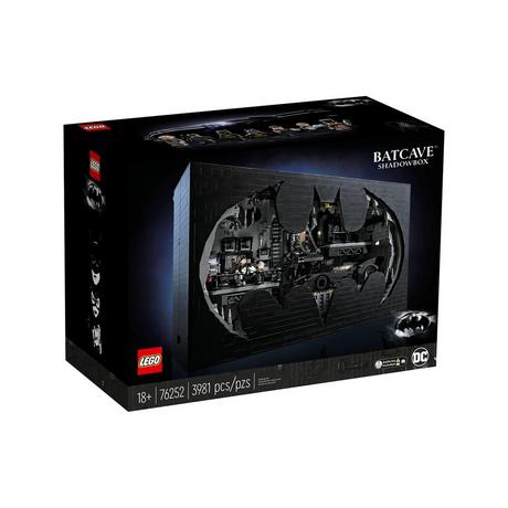 LEGO®  76252 Batcave™ –  Shadow Box 