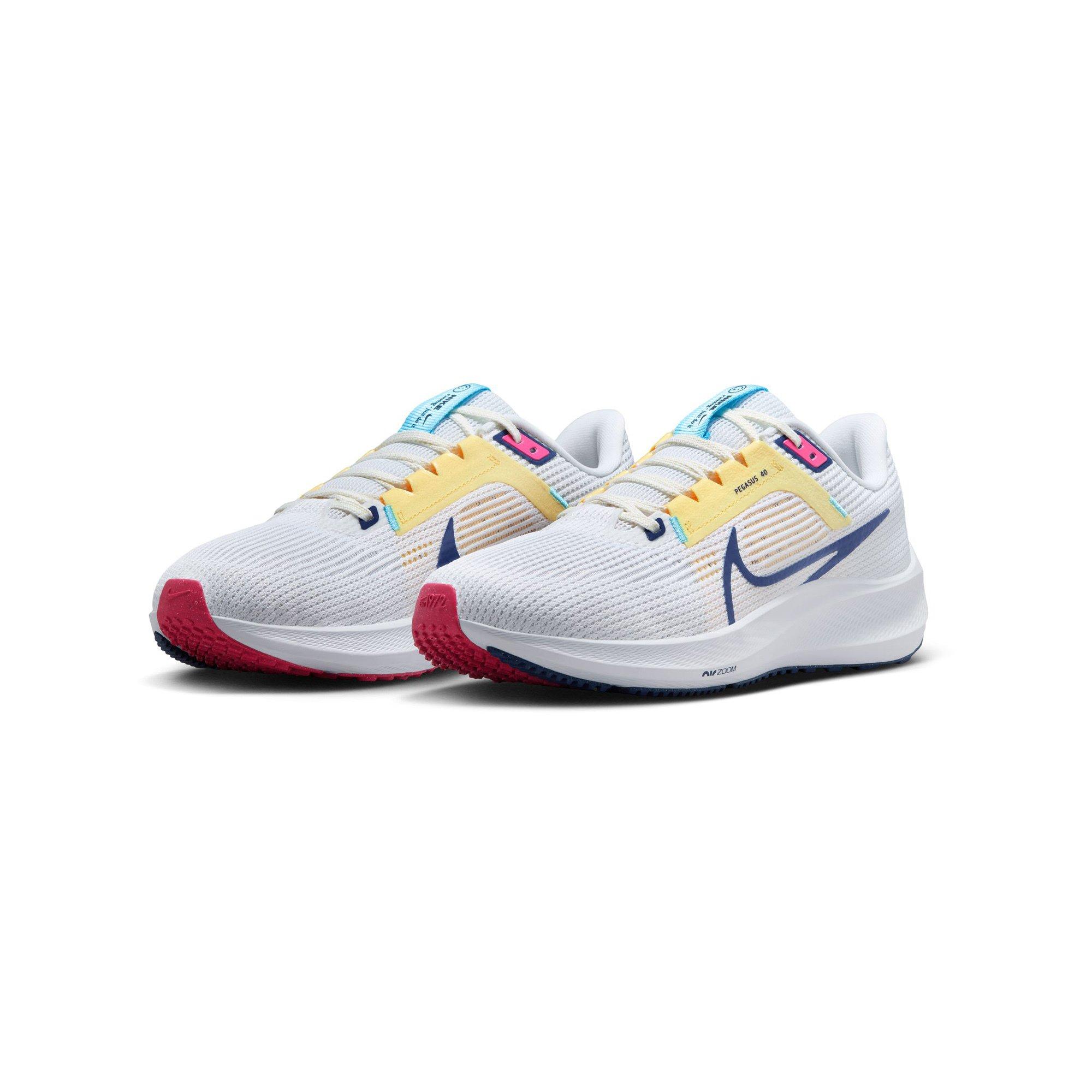 NIKE Wmns Pegasus 40 Laufschuhe 