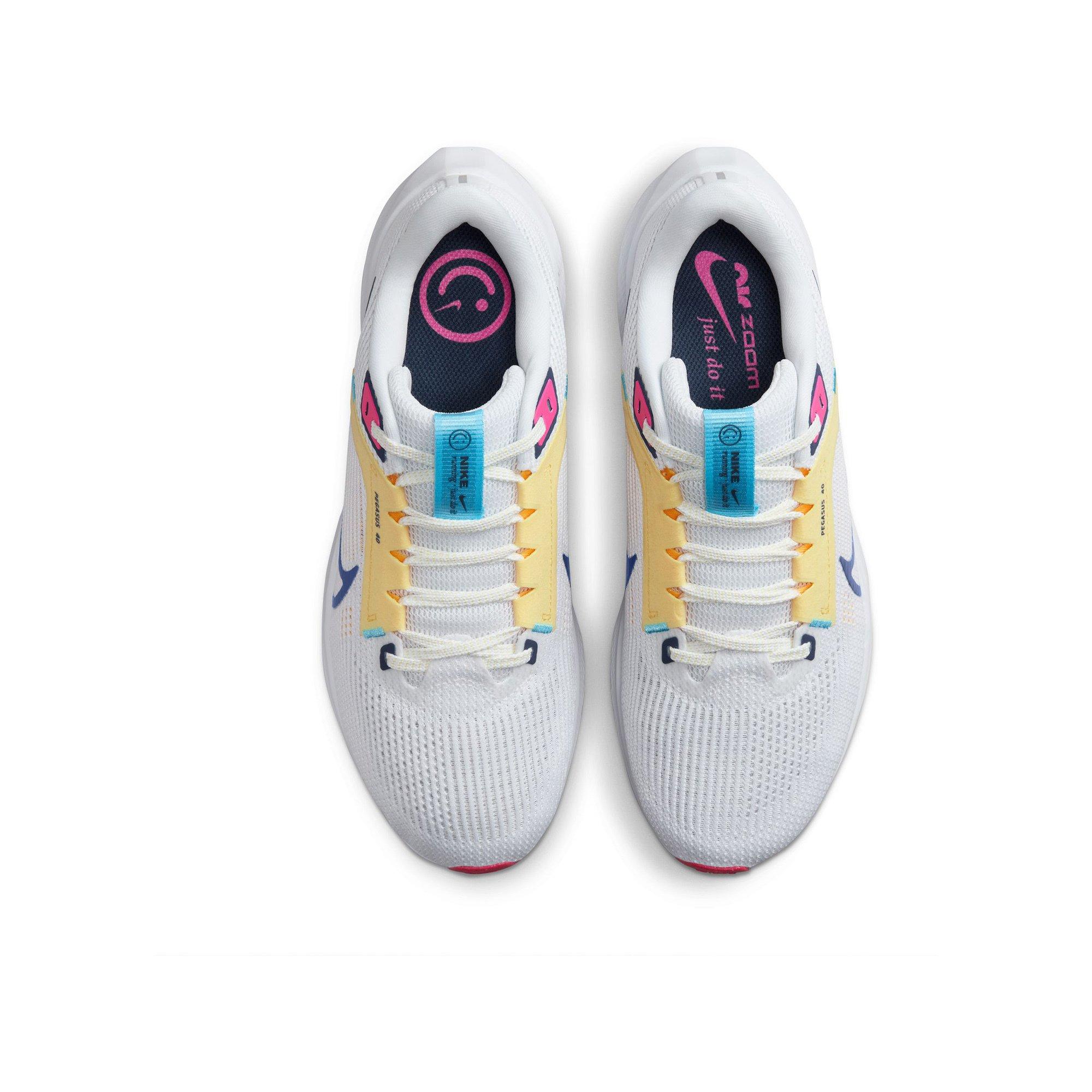 NIKE Wmns Pegasus 40 Laufschuhe 