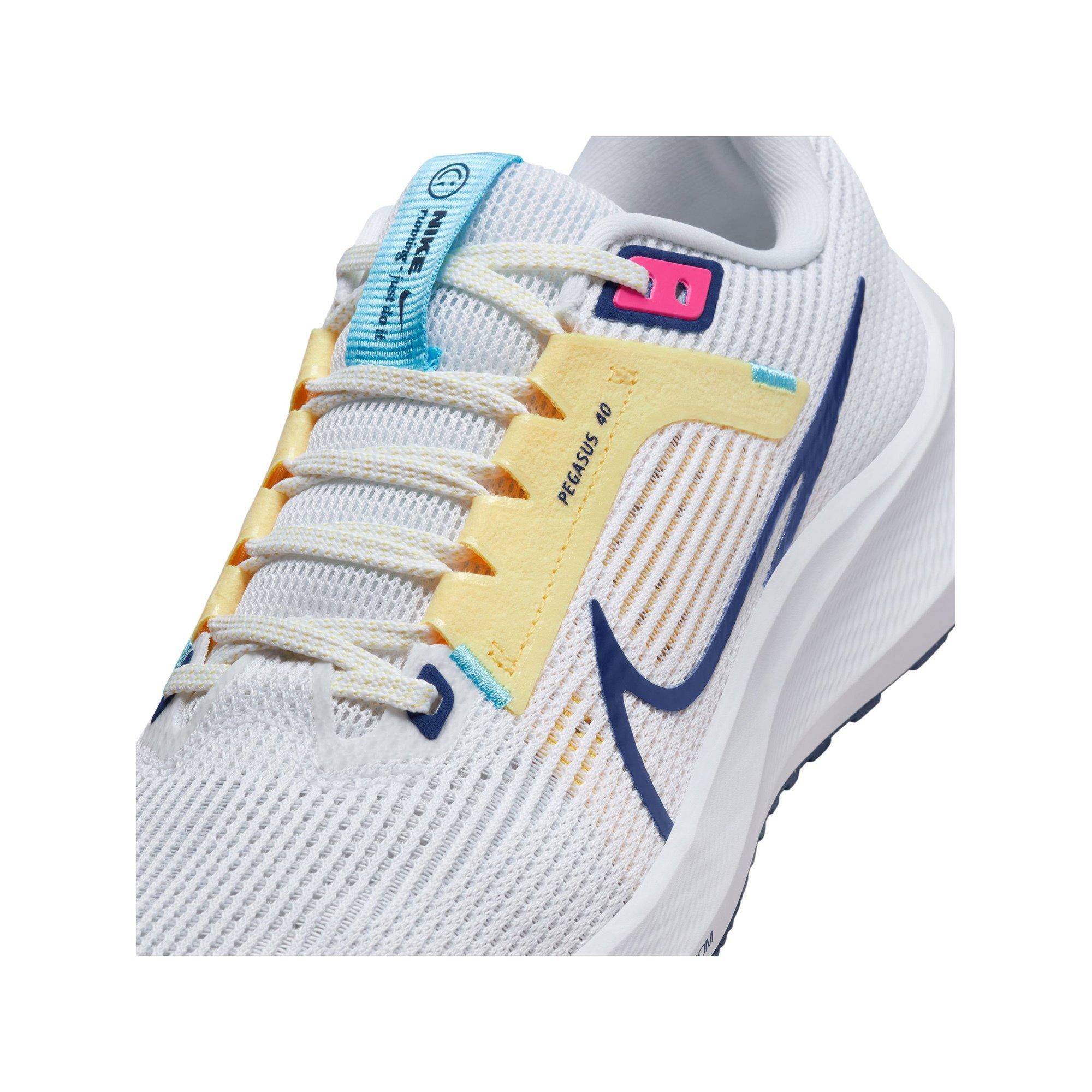 NIKE Wmns Pegasus 40 Laufschuhe 