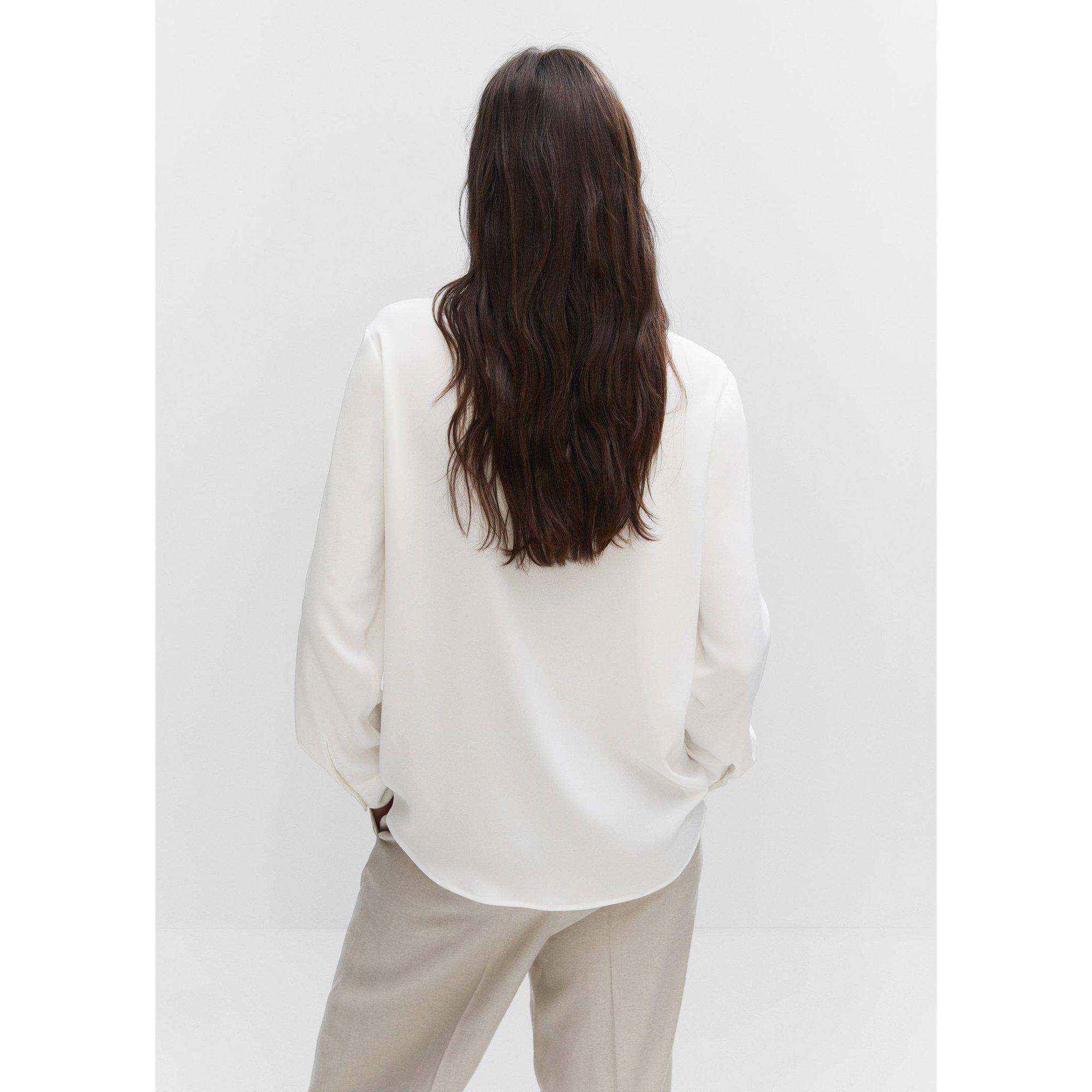 MANGO Basic Langarm Hemd mit Knöpfen  