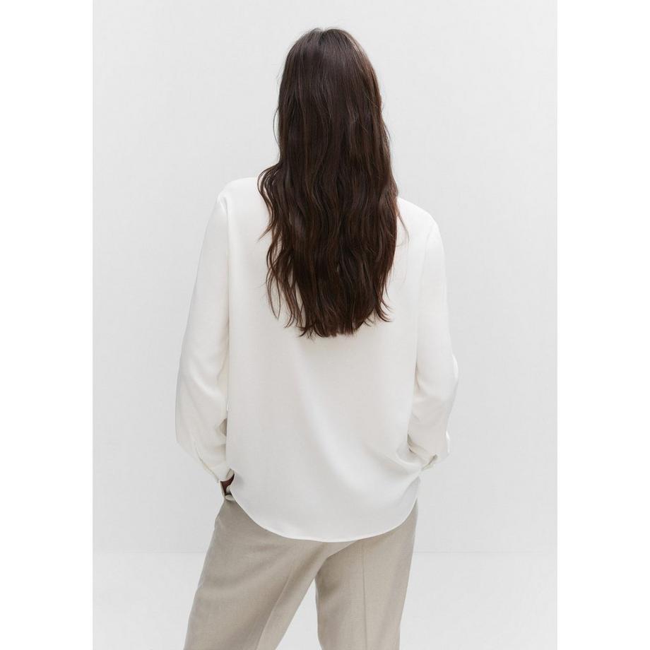 MANGO Basic Langarm Hemd mit Knöpfen  