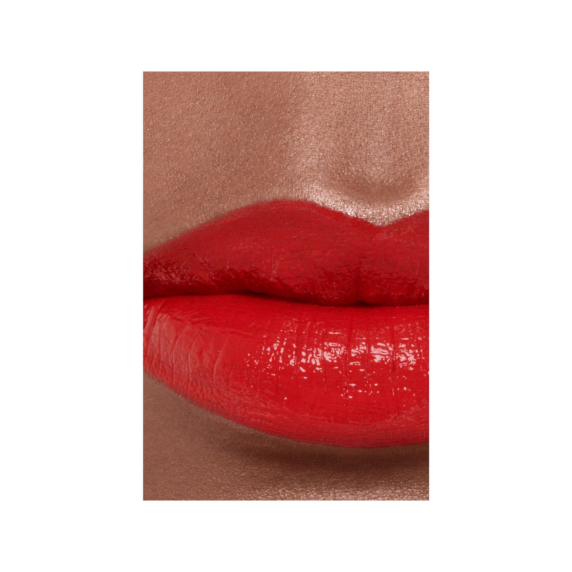 CHANEL ROUGE COCO BLOOM IL ROSSETTO IDRATANTE E RIMPOLPANTE A LUNGA TENUTA, COLORE E BRILLANTEZZA INTENSI. 