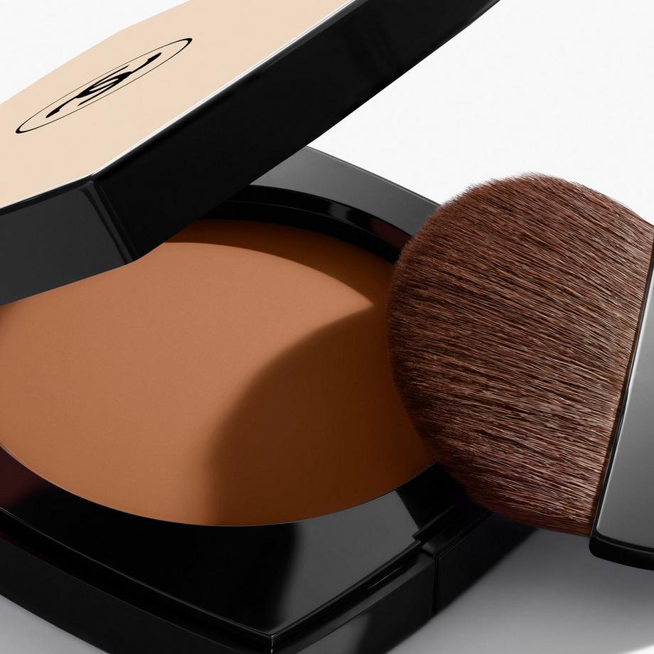 CHANEL LES BEIGES POUDRE BELLE MINE NATURELLE ⁠ POUDRE LÉGÈRE, IMPERCEPTIBLE ET MODULABLE 