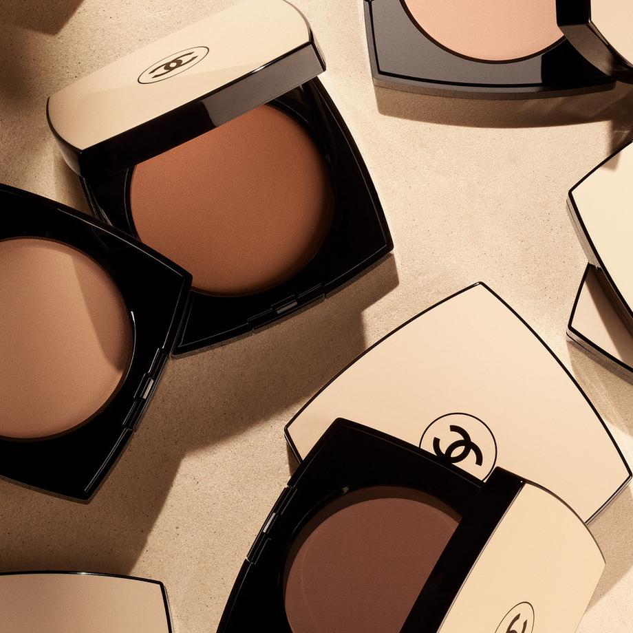 CHANEL LES BEIGES POUDRE BELLE MINE NATURELLE ⁠ POUDRE LÉGÈRE, IMPERCEPTIBLE ET MODULABLE 