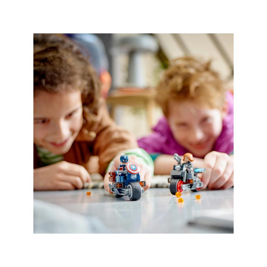 LEGO®  76260 Motociclette di Black Widow e Captain America 