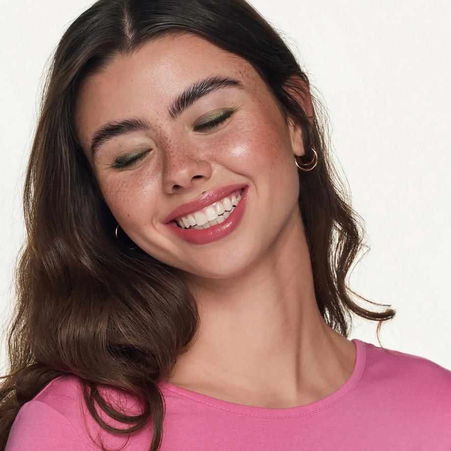 essence  Blend & Line Eyeshadow Stick  