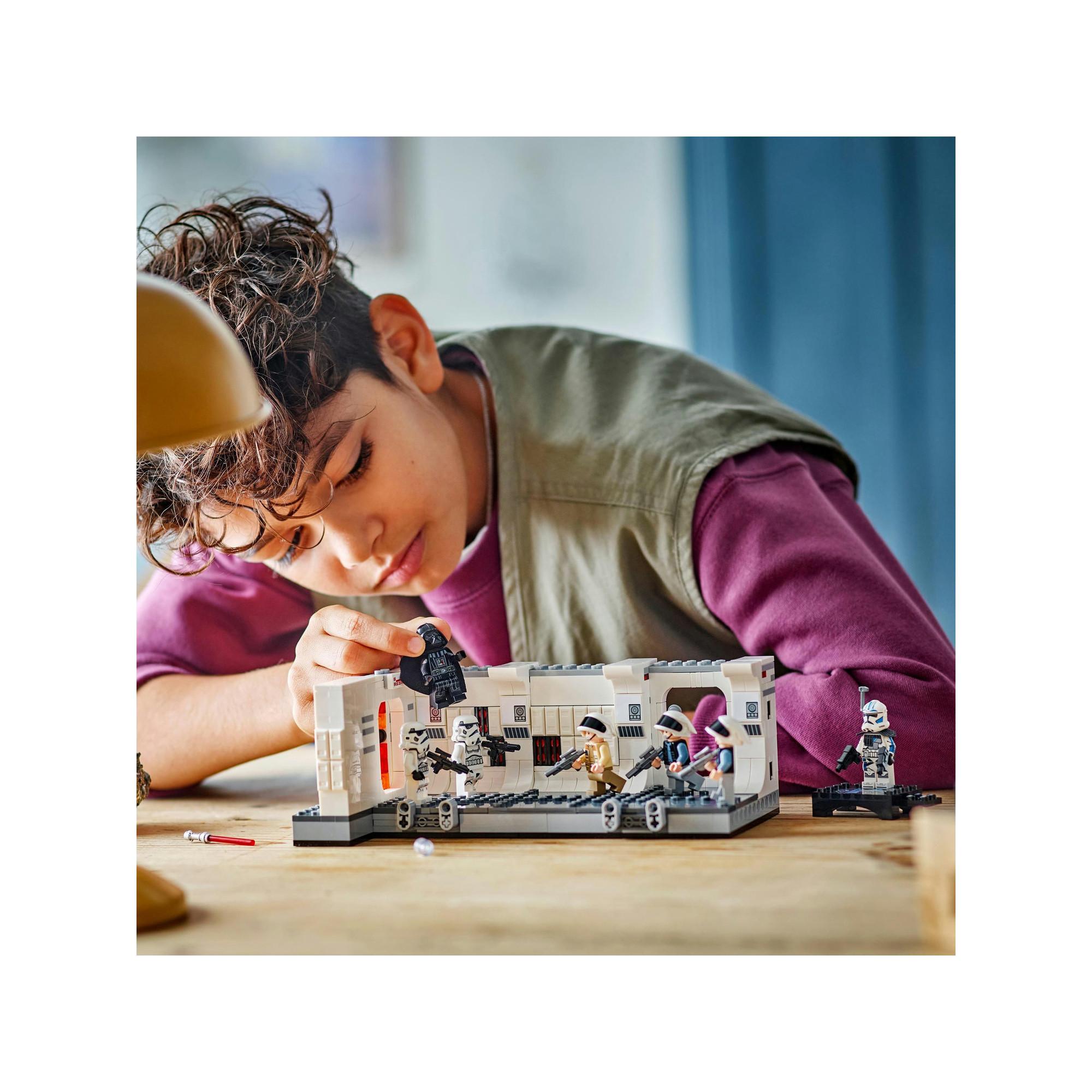 LEGO®  75387 Imbarco sulla Tantive IV™ 