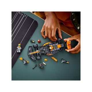 LEGO®  76919 La voiture de course de Formule 1 McLaren 2023 