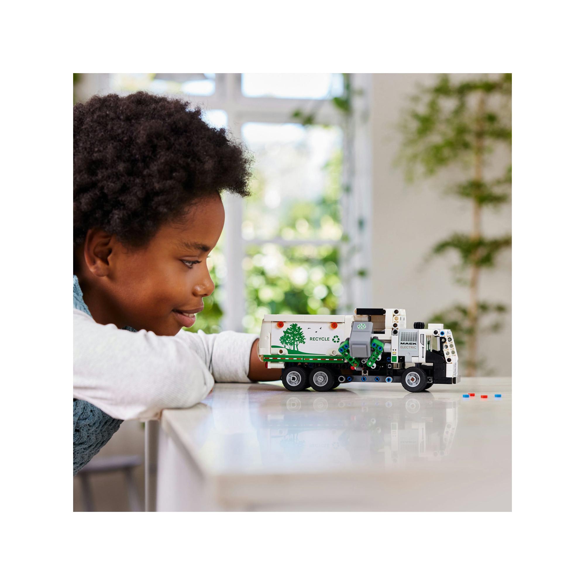 LEGO®  42167 Mack® LR Electric Müllwagen 