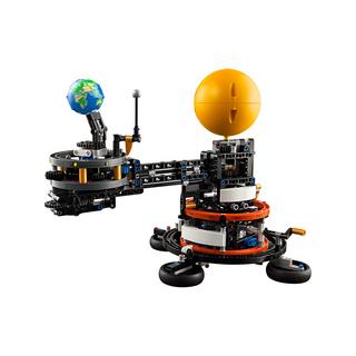 LEGO®  42179 Pianeta Terra e Luna in orbita 