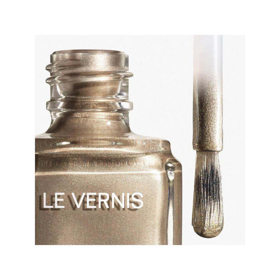 CHANEL LE VERNIS NAGELLACK – FARBE UND GLANZ MIT LANGEM HALT 