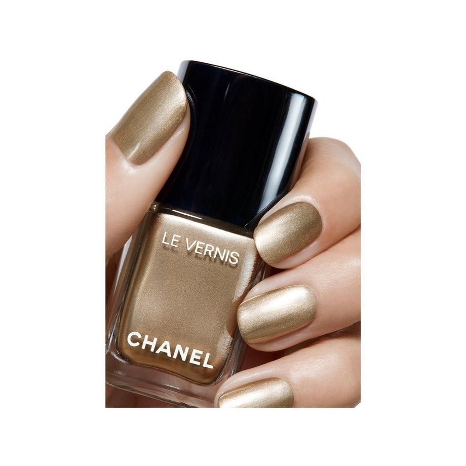 CHANEL LE VERNIS NAGELLACK – FARBE UND GLANZ MIT LANGEM HALT 