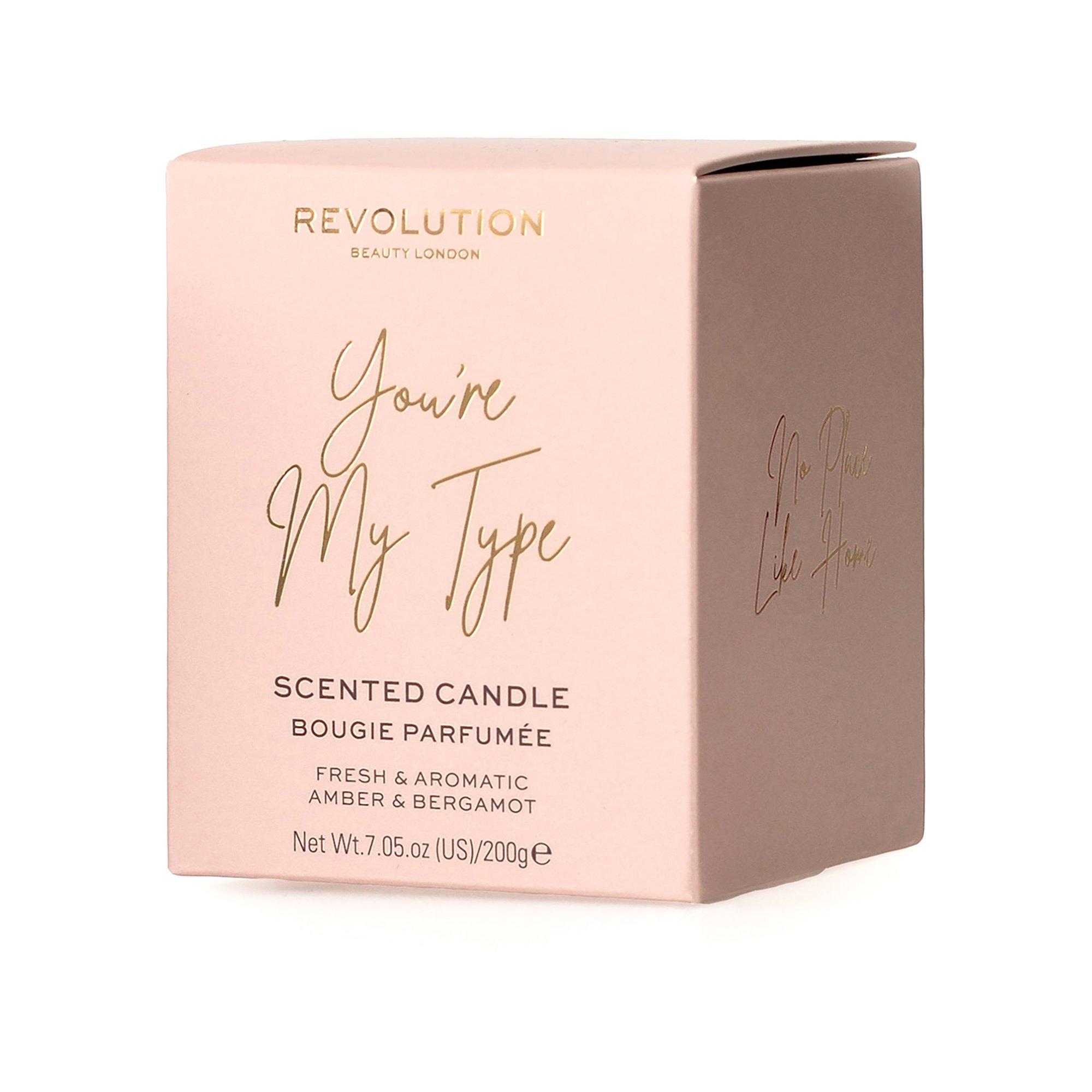 Revolution Candela You Are My Type, candela profumata You Are My Type Candle 