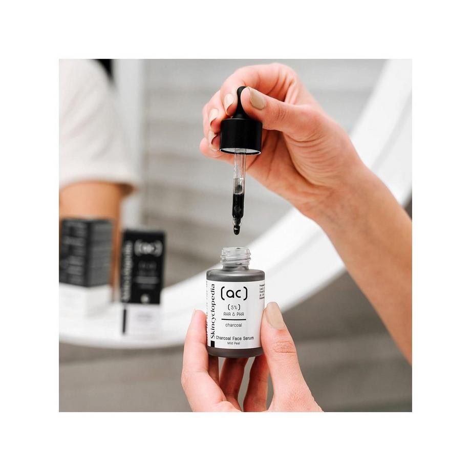 Skincyclopedia  Sérum Visage Charbon 5% AHA 