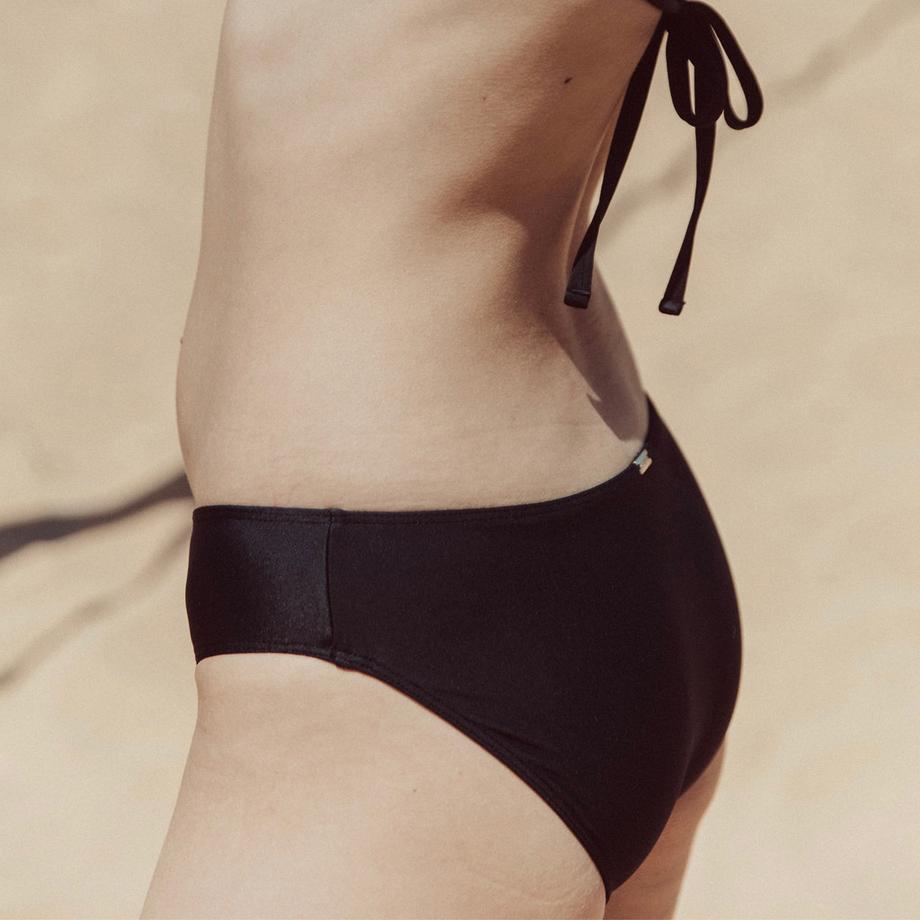 Réjeanne Nérée Bas de bikini menstruel  