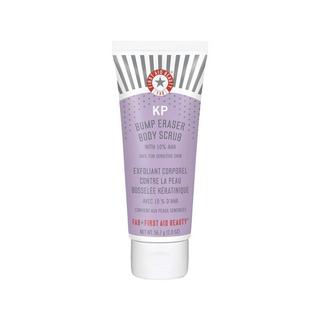 FIRST AID BEAUTY  KP Bump Eraser Body Scrub with 10% AHA - Exfoliant Corporel aux AHA 