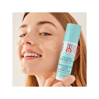 FIRST AID BEAUTY  10% Vitamin C Brightening Serum - Siero illuminante con il 10% di vitamina C 
