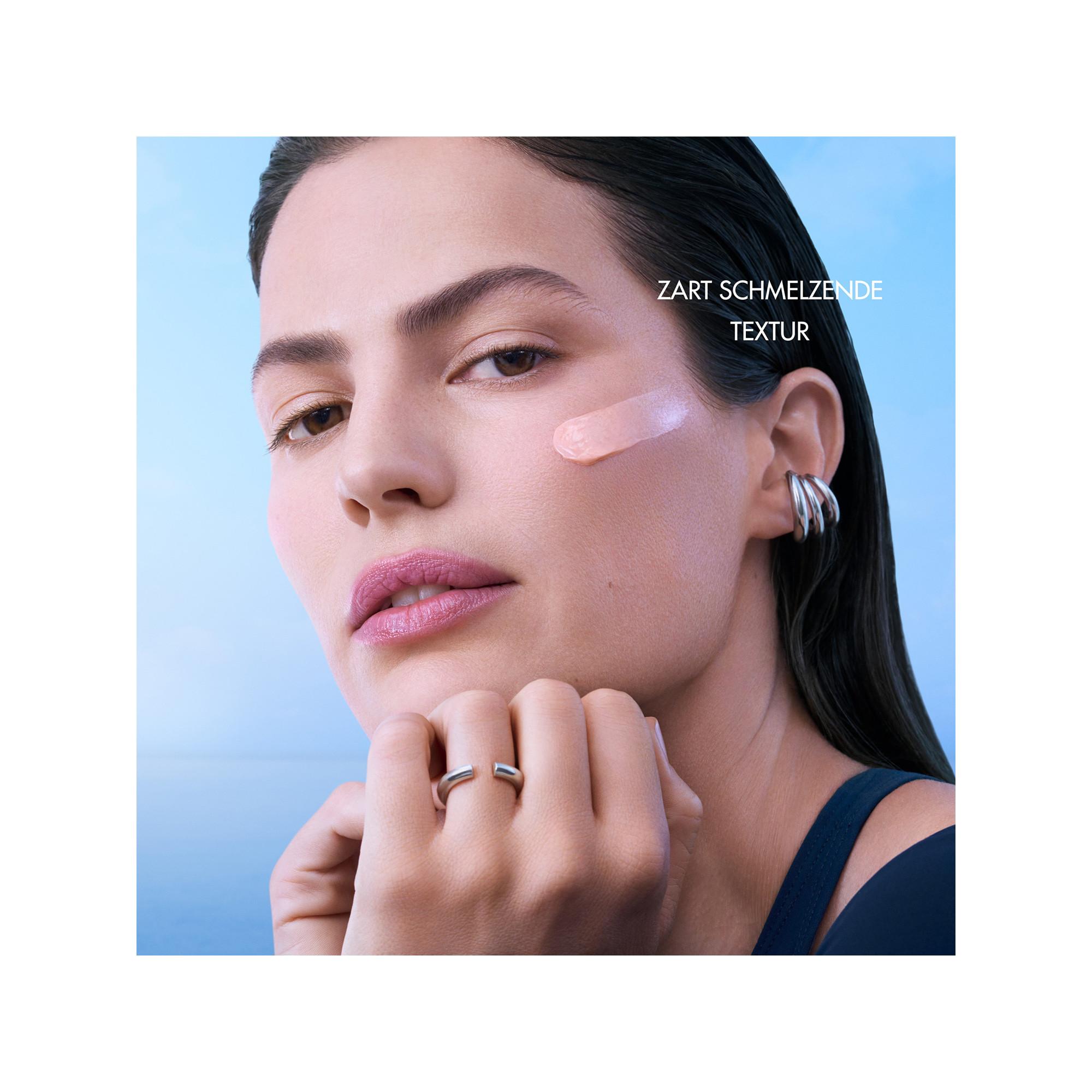 BIOTHERM  Blue Therapy Uplift Cream 