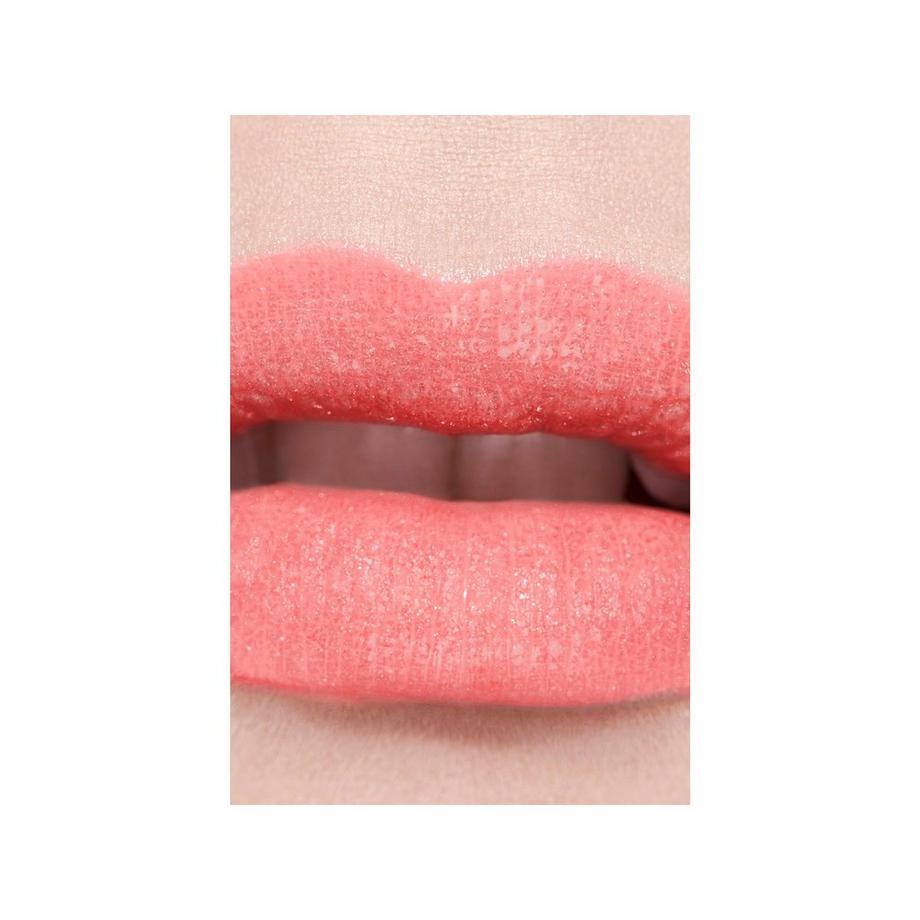 CHANEL ROUGE COCO BAUME DER GETÖNTE UND FEUCHTIGKEITSSPENDENDE BALSAM, DESSEN FARBINTENSITÄT SICH GANZ INDIVIDUELL ANPASSEN LÄSST, SORGT TAG FÜR TAG FÜR WUNDERSCHÖNE LIPPEN 