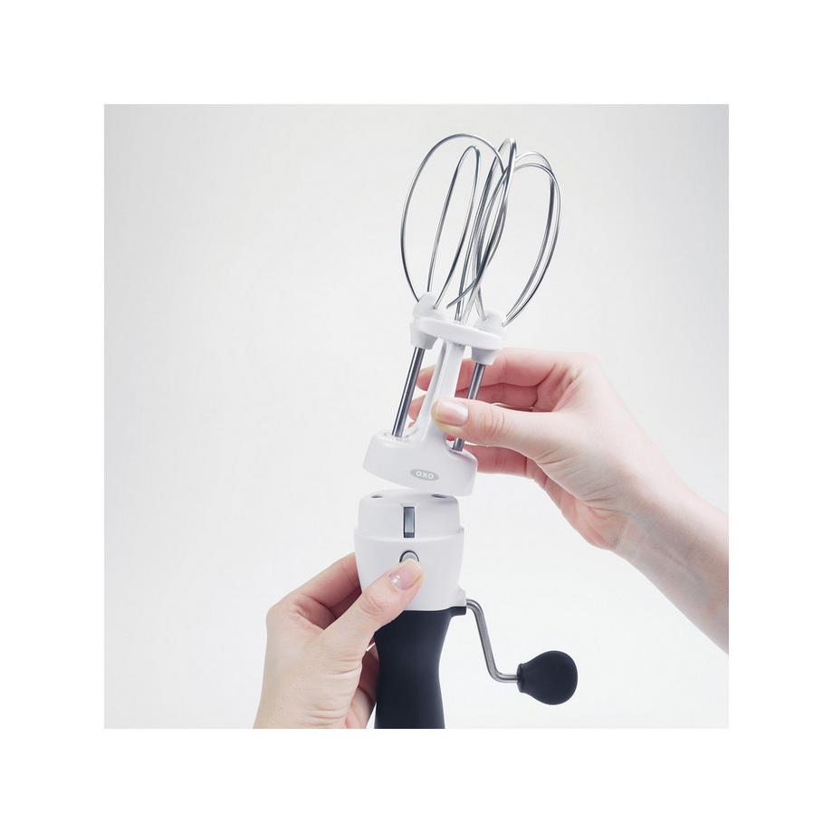 OXO Batteur à oeufs manuel Good Grips 