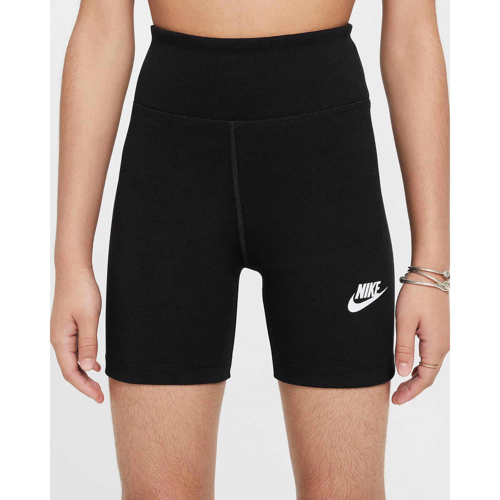 NIKE  Shorts 