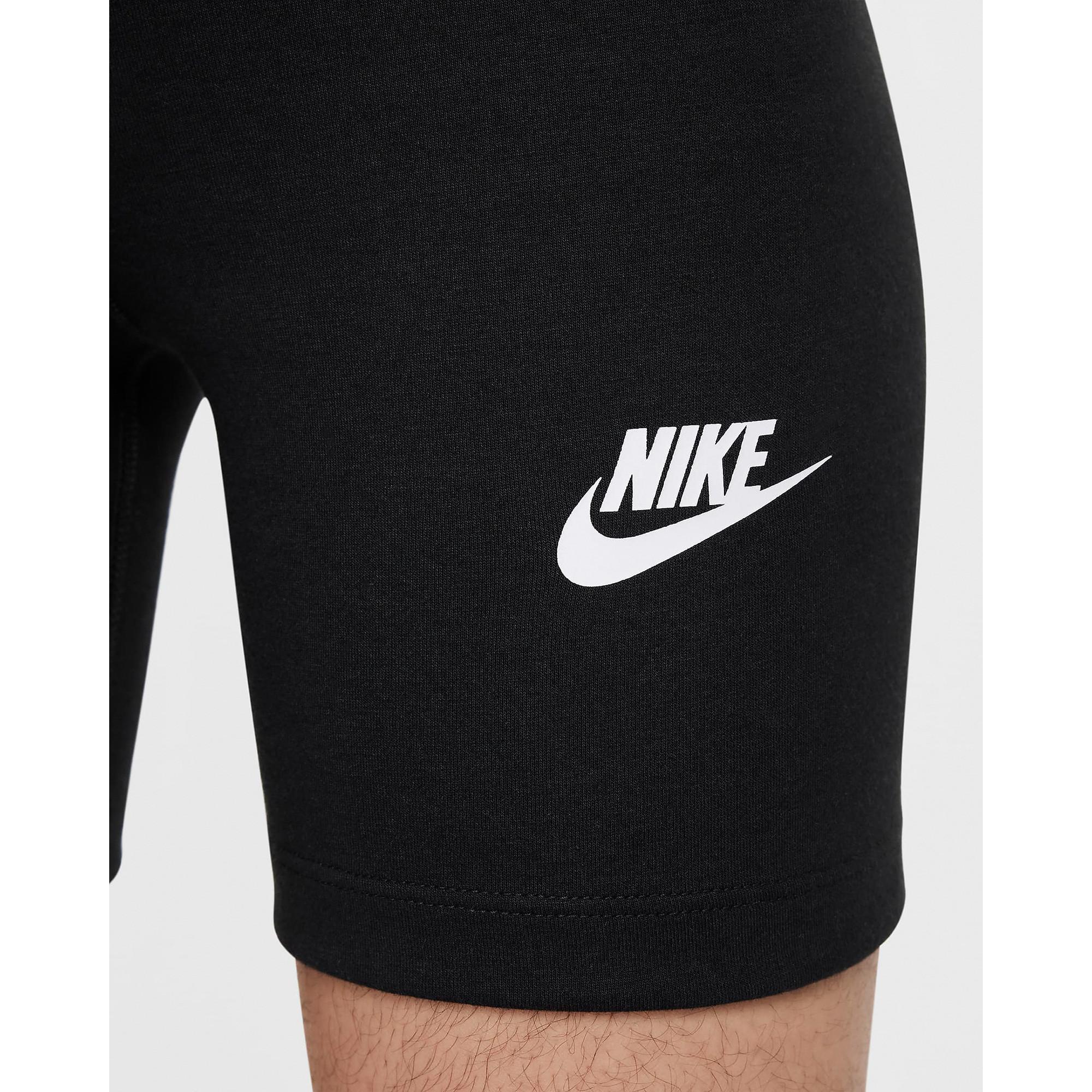 NIKE  Shorts 