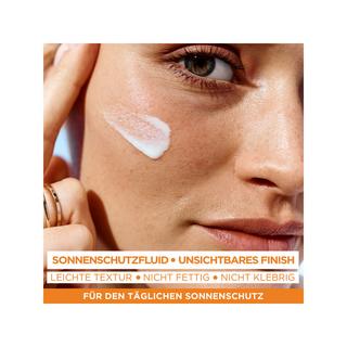 GARNIER  Super UV Sonnenschutzfluid Anti-Dark-Spots mit Vitamin C LSF 50+ 
