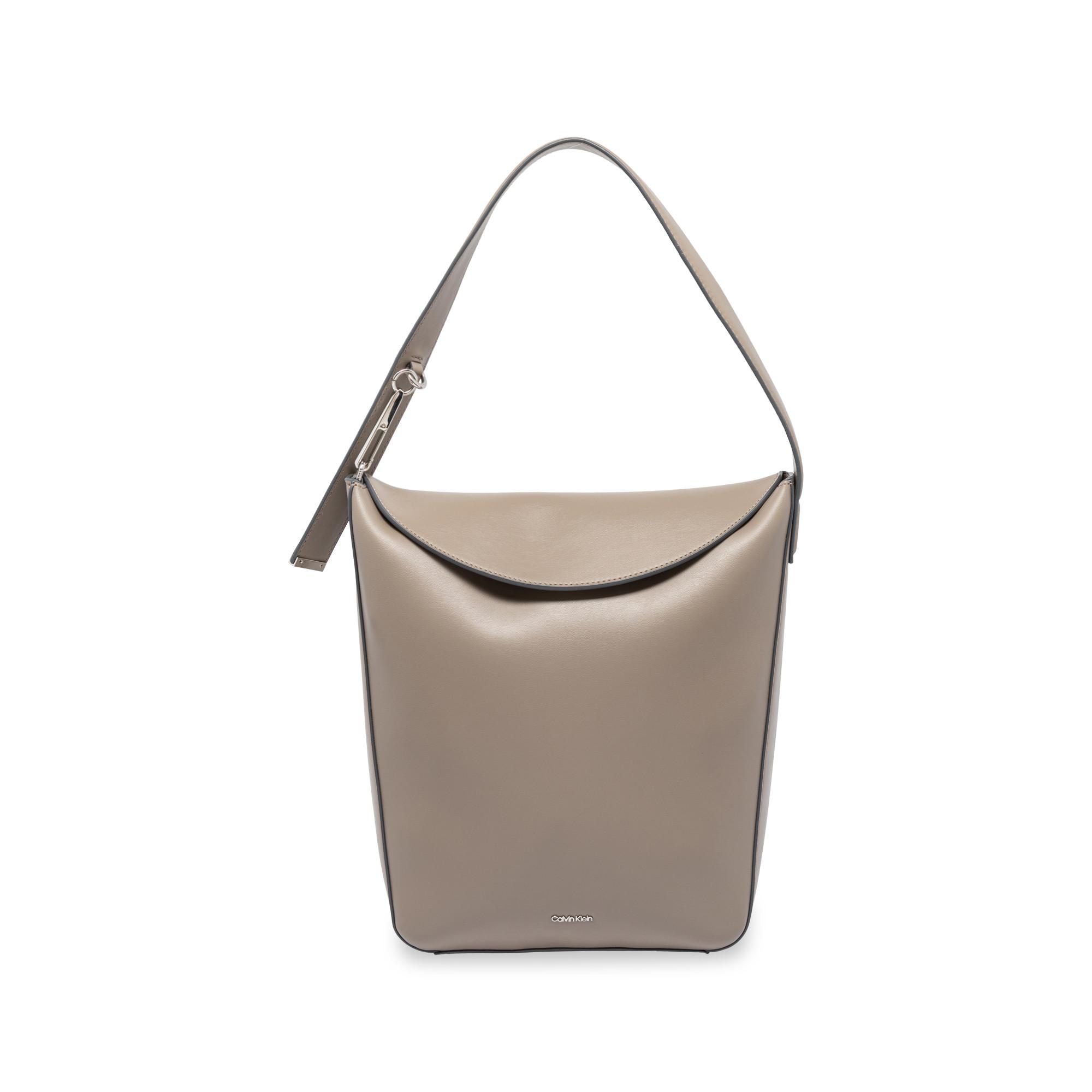 Calvin Klein SOFT SCULPT Bucket Bag 