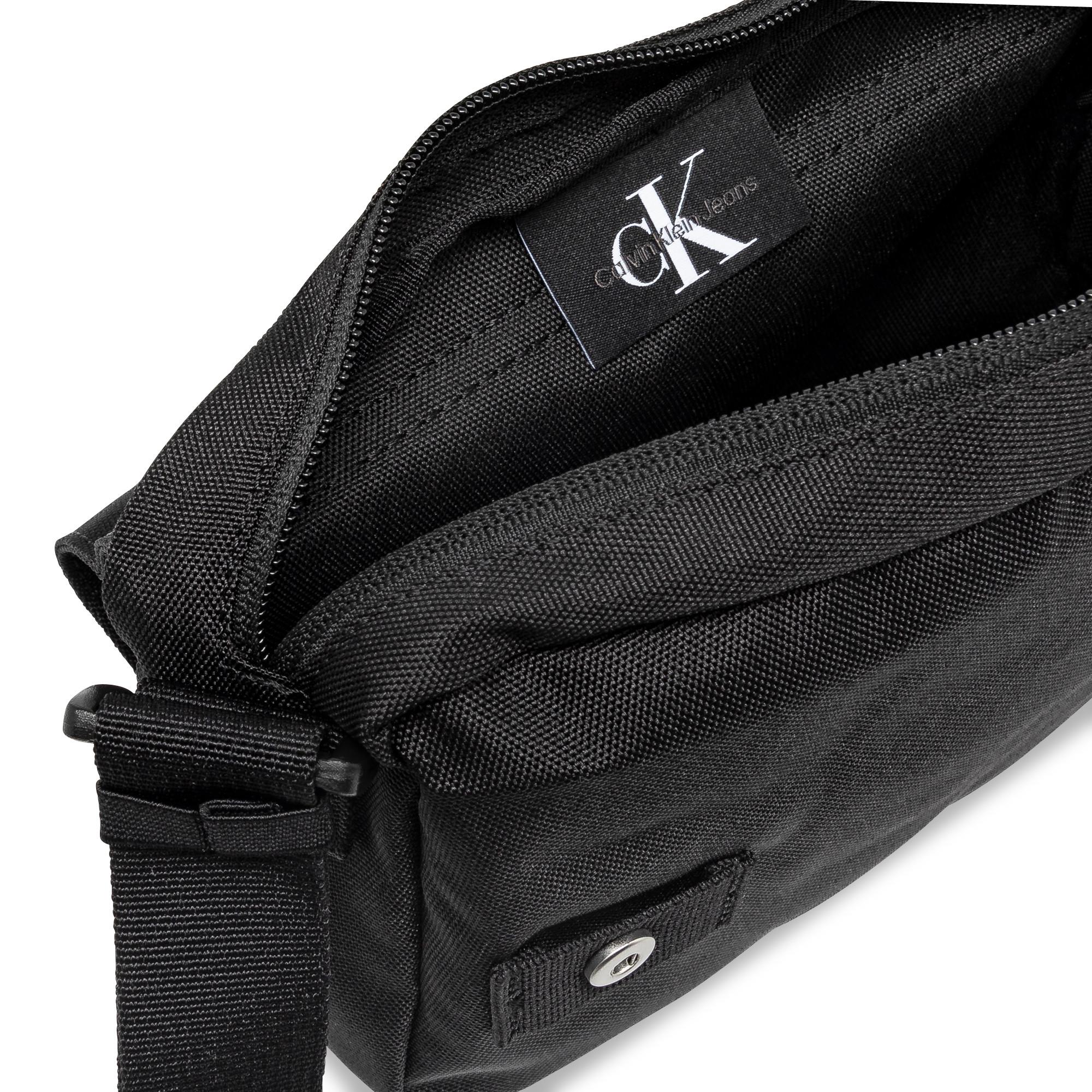 Calvin Klein SPORT ESSENTIALS FLCAMERA BAG M Crossbody Bag 