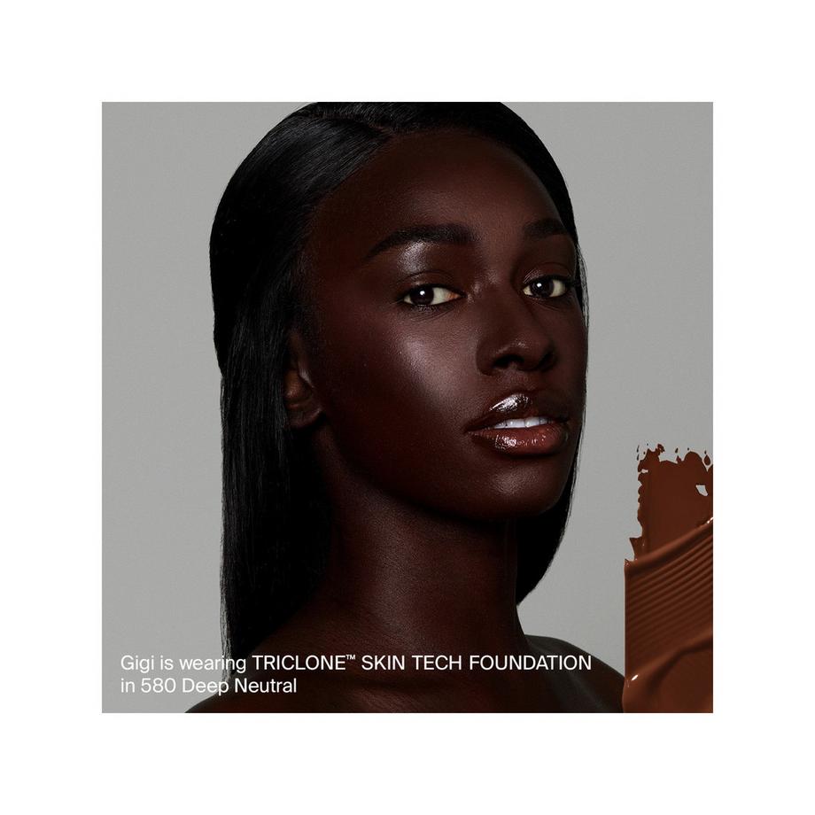 Haus Labs Triclone Skin Tech Foundation - Mittlere Deckkraft mit fermentierter Arnika 