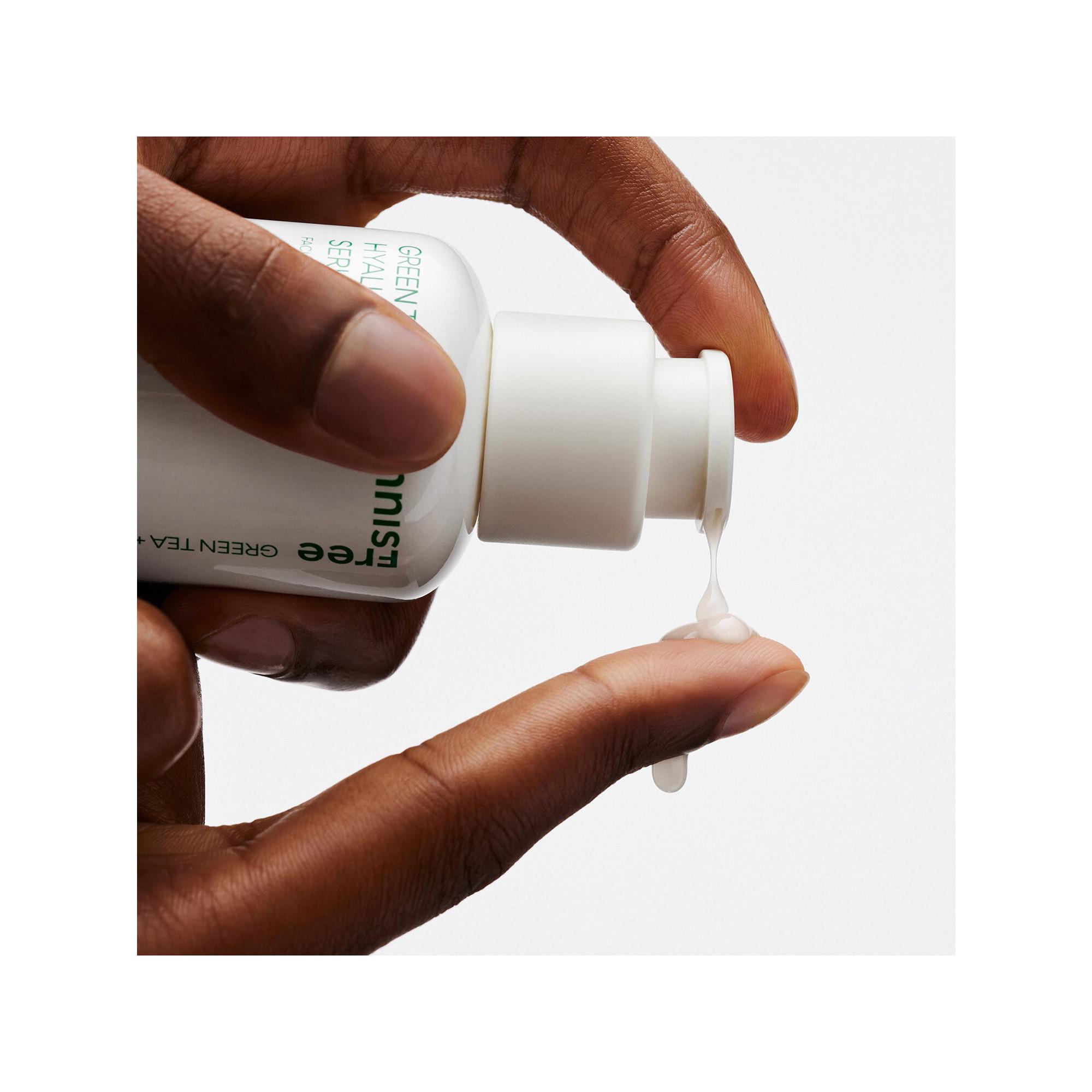 innisfree  Siero con acido ialuronico ai semi di tè verde - Siero idratante 