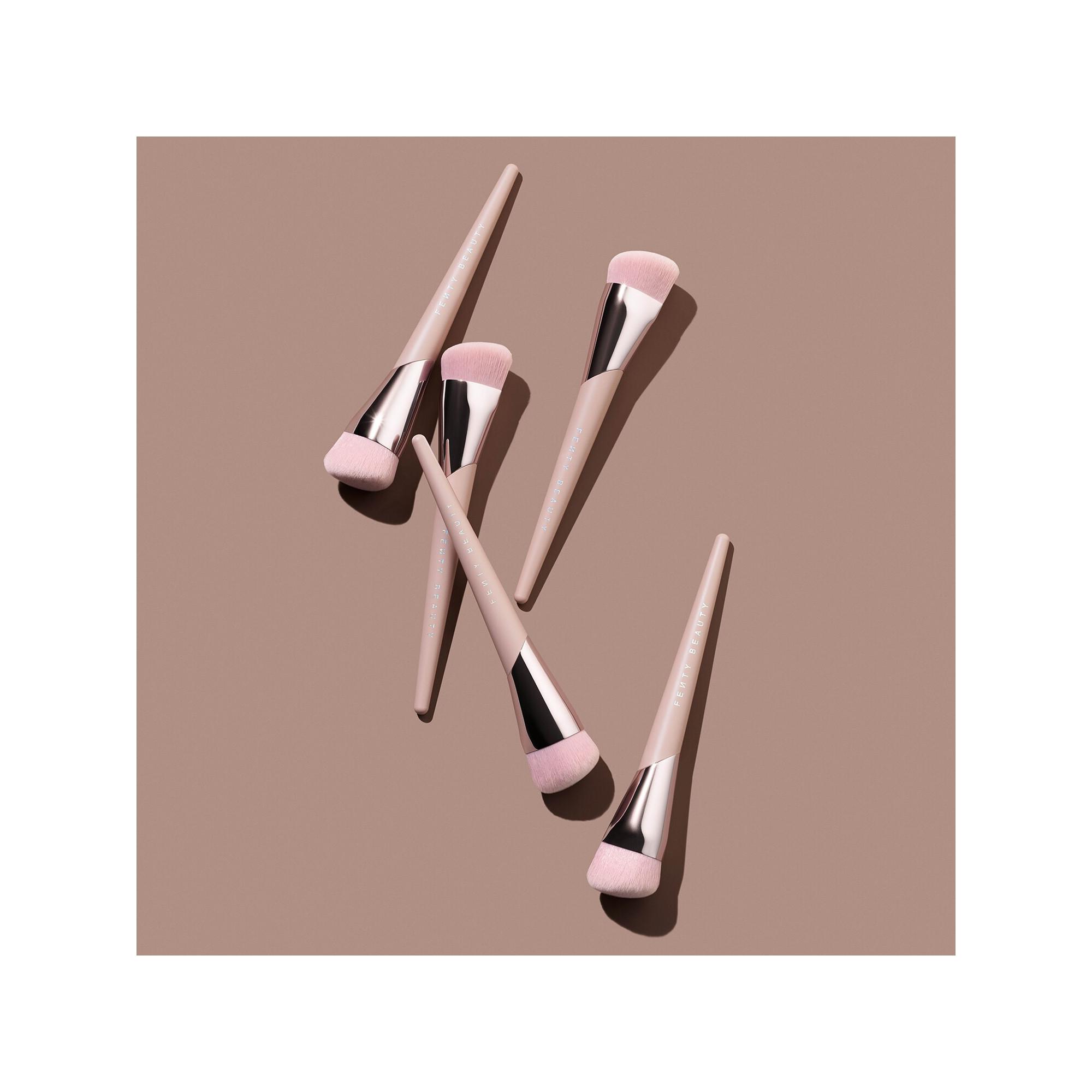 Fenty Beauty By Rihanna Precision Foundation Brush 145 Make-up-Pinsel 