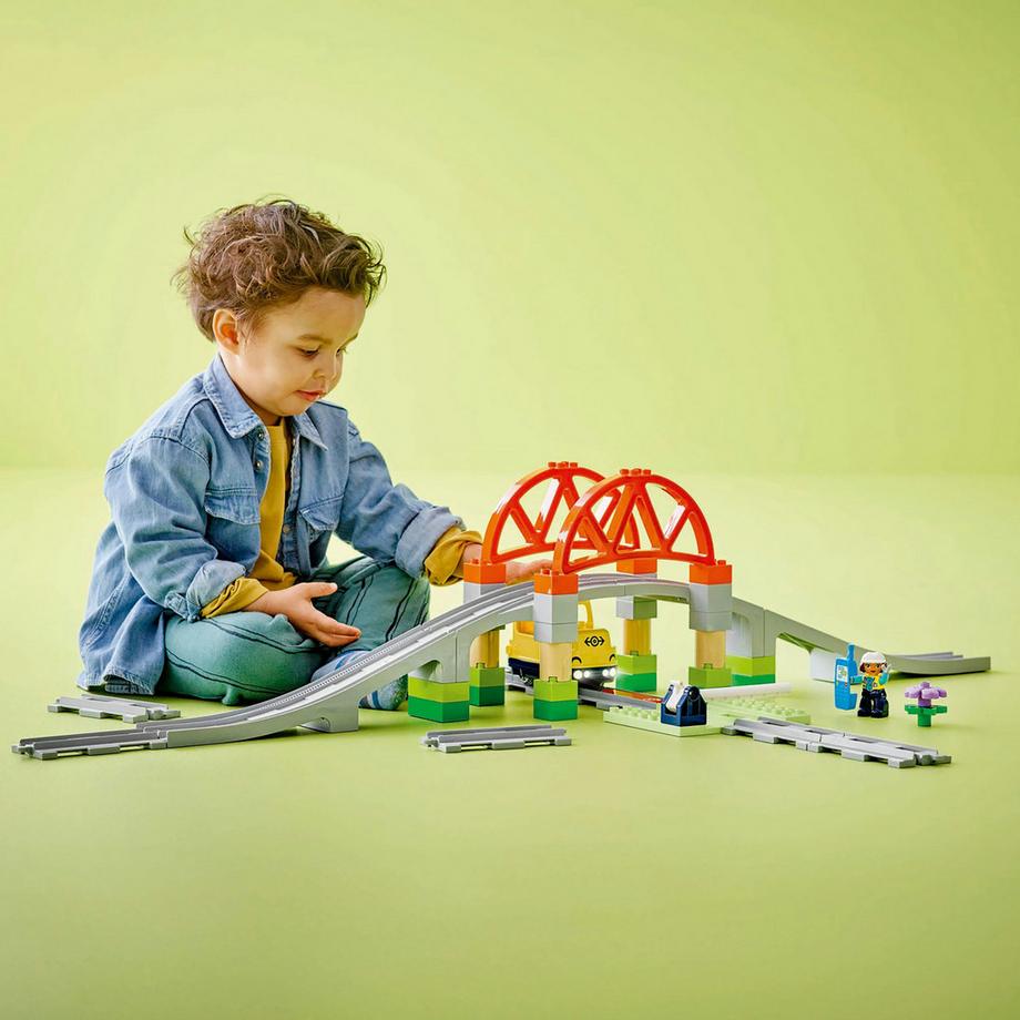 LEGO®  10426 Eisenbahnbrücke und Schienen – Erweiterungsset 