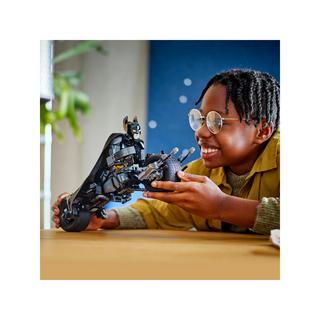 LEGO®  76273 La figurine de Batman™ à construire et la moto Bat-Pod 