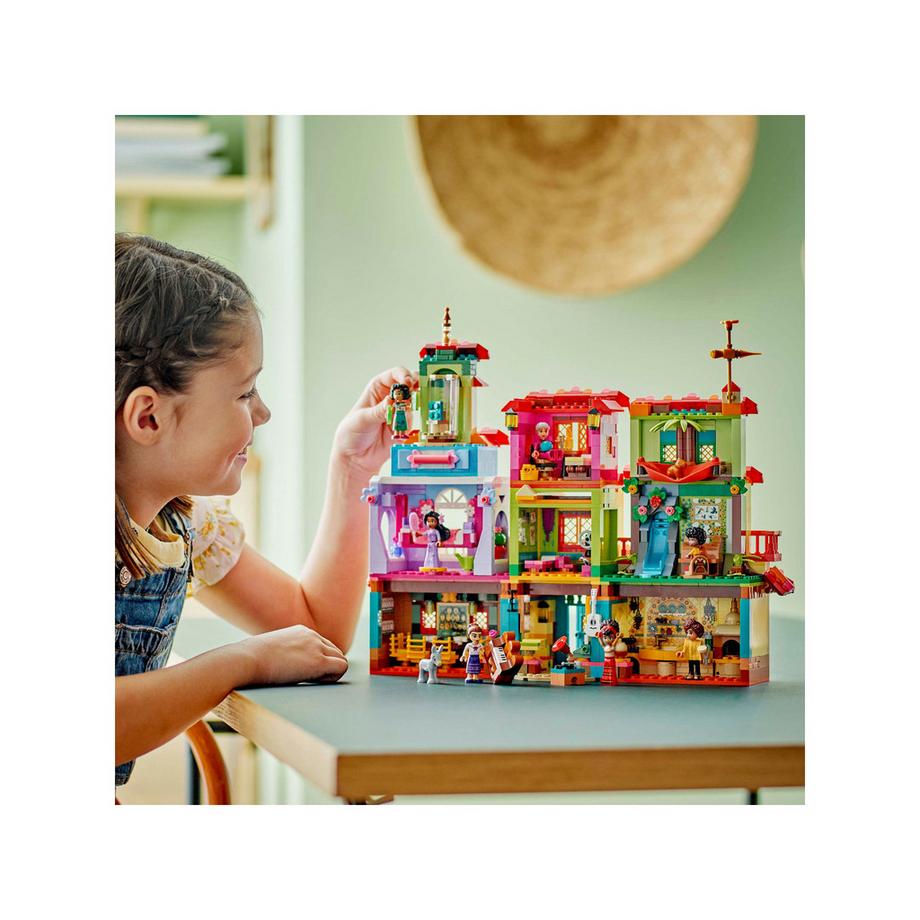 LEGO®  43245 La magica casa dei Madrigal 