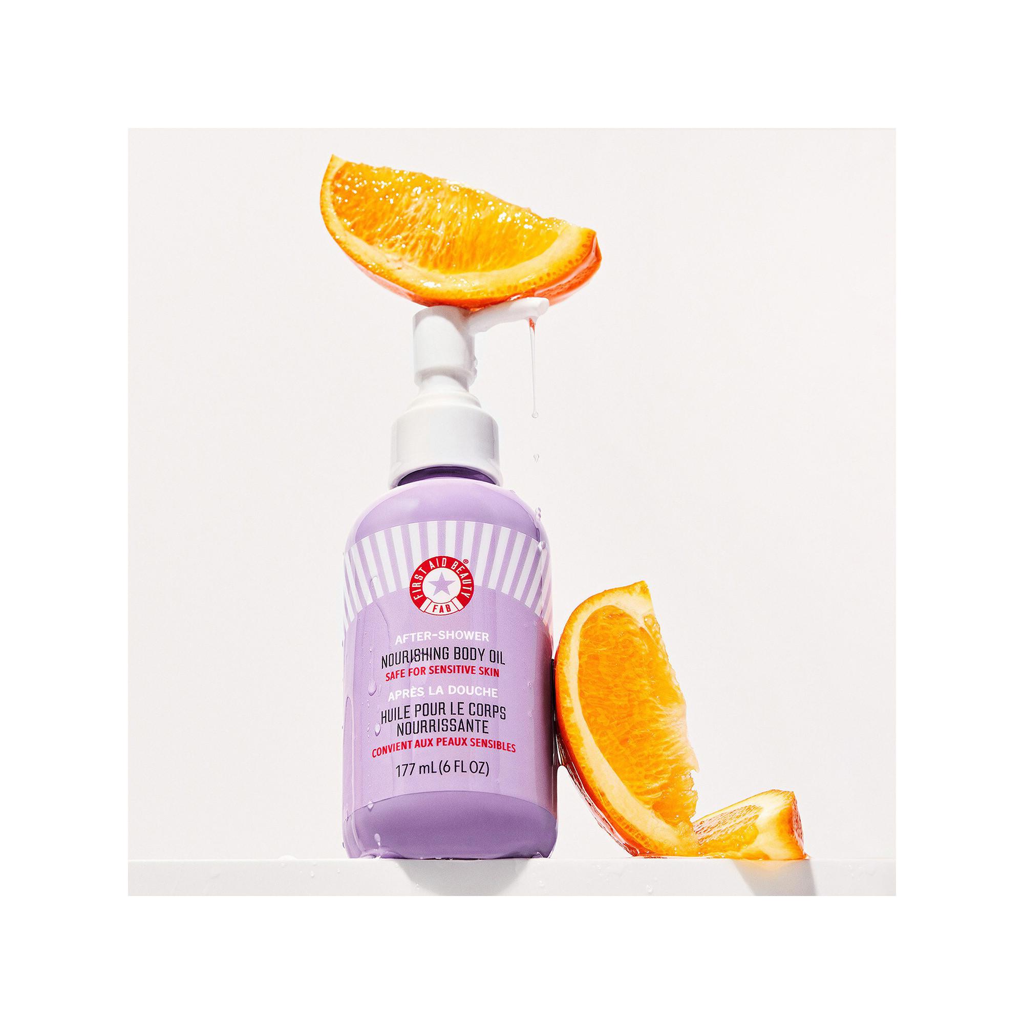 FIRST AID BEAUTY  After-shower nourishing body oil - Huile pour le corps nourrissante 