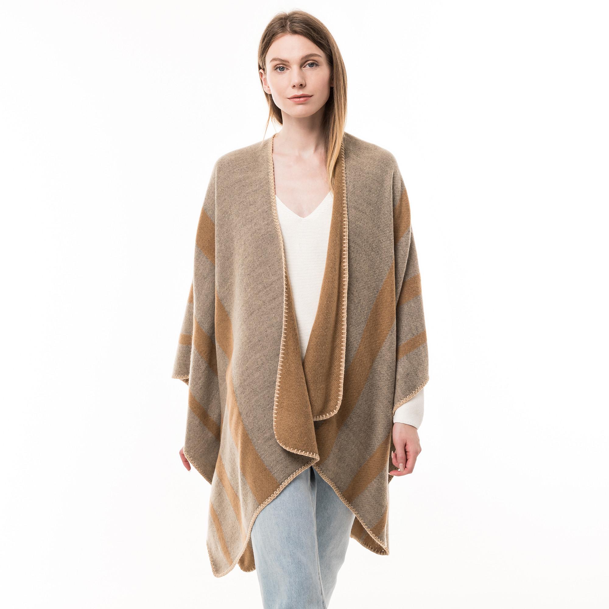 Manor Woman  Poncho 