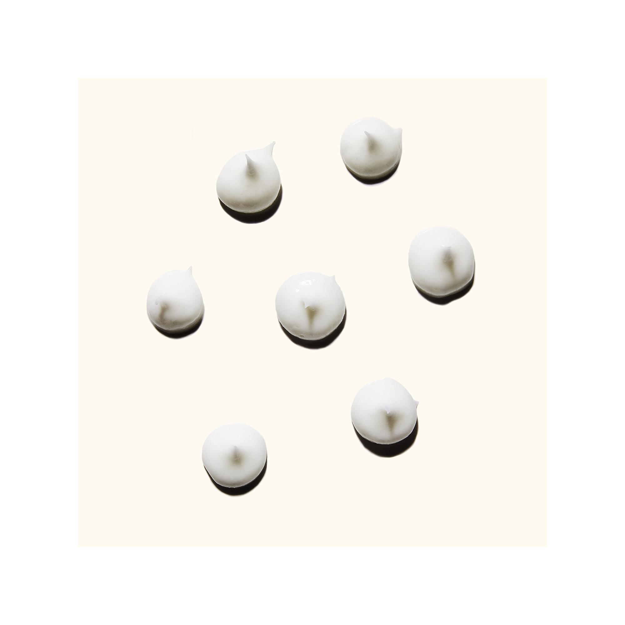 amika  Normcore - Feuchtigkeitsspendender Conditioner 