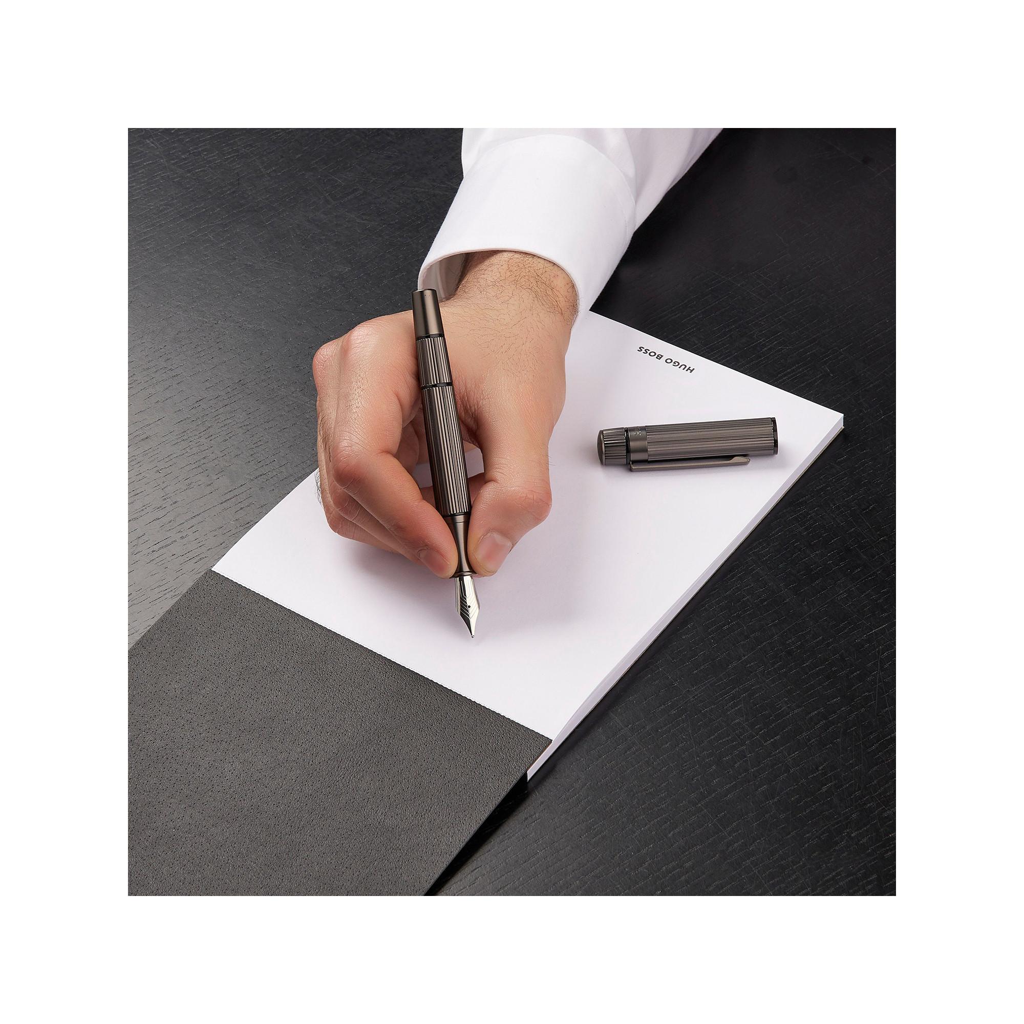 HUGO BOSS Stylo plume Core 