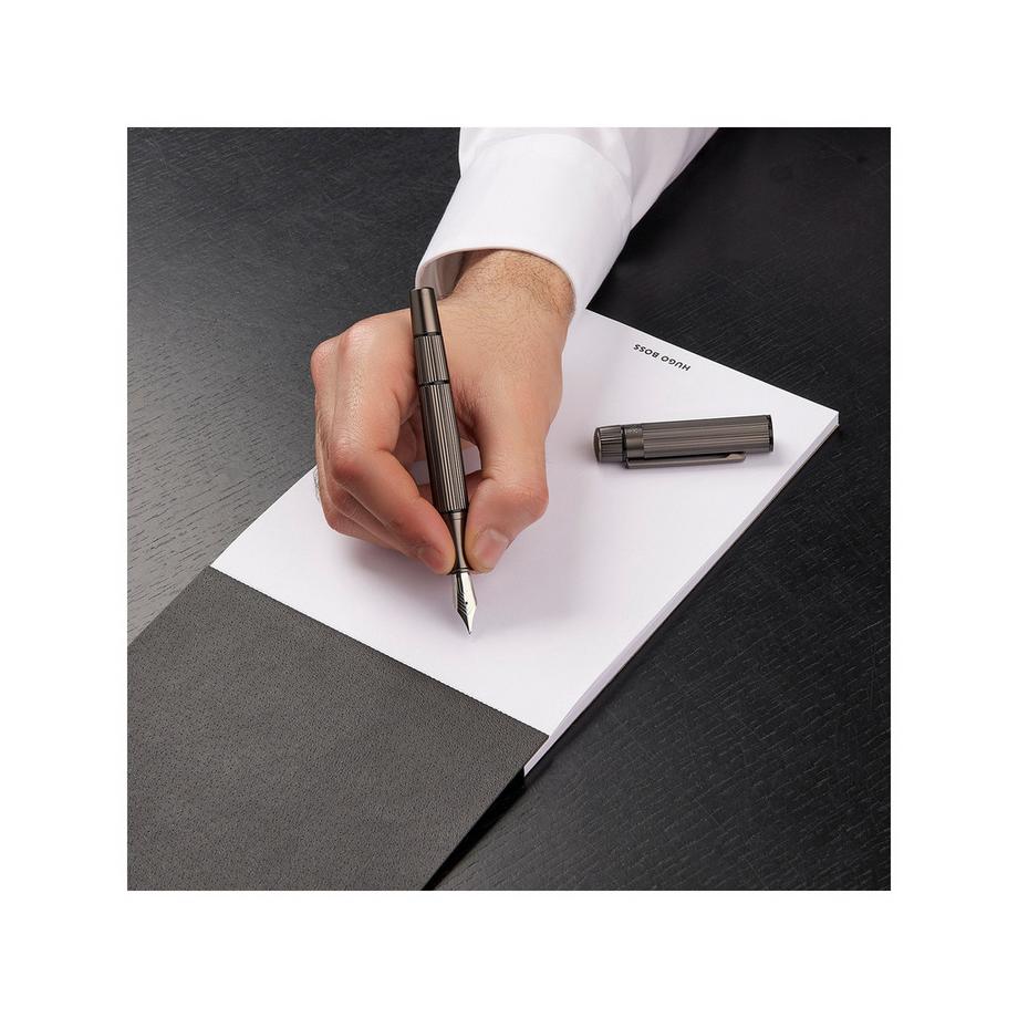 HUGO BOSS Stylo plume Core 