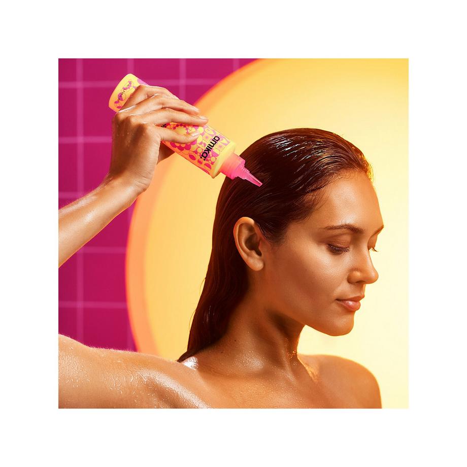 amika  Smooth Over - Trattamento anti-crespo 