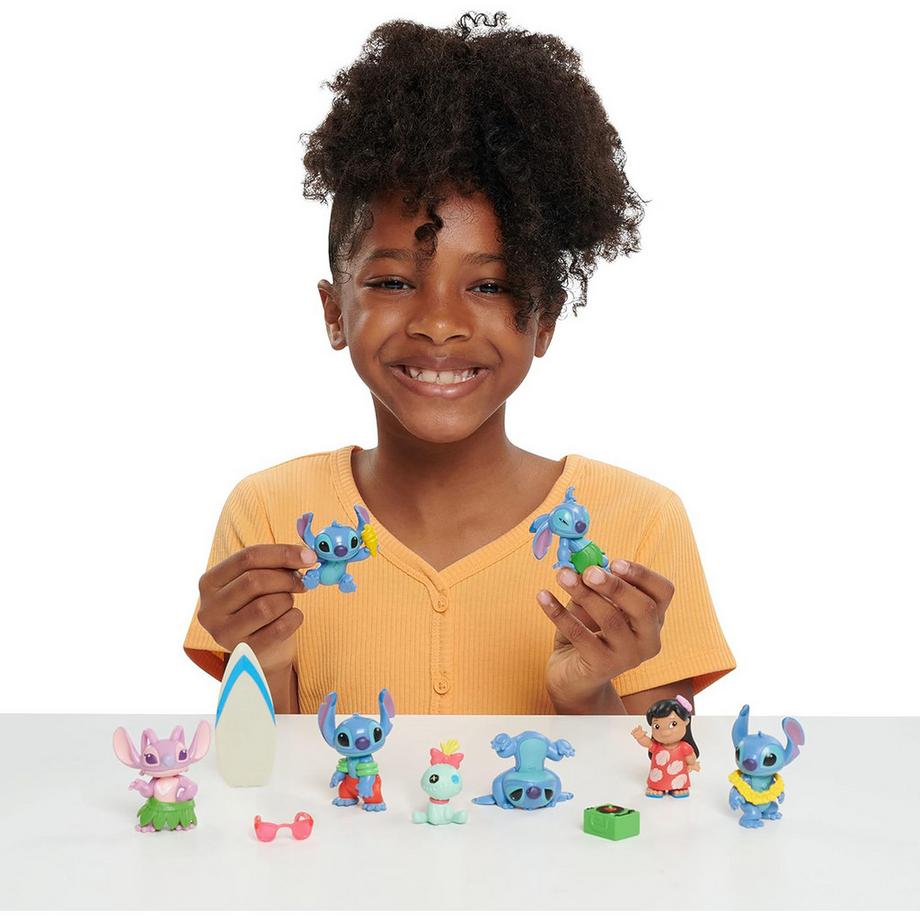 Just Play  Coffret de collection Stitch Deluxe avec 8 figurines et accessoires 