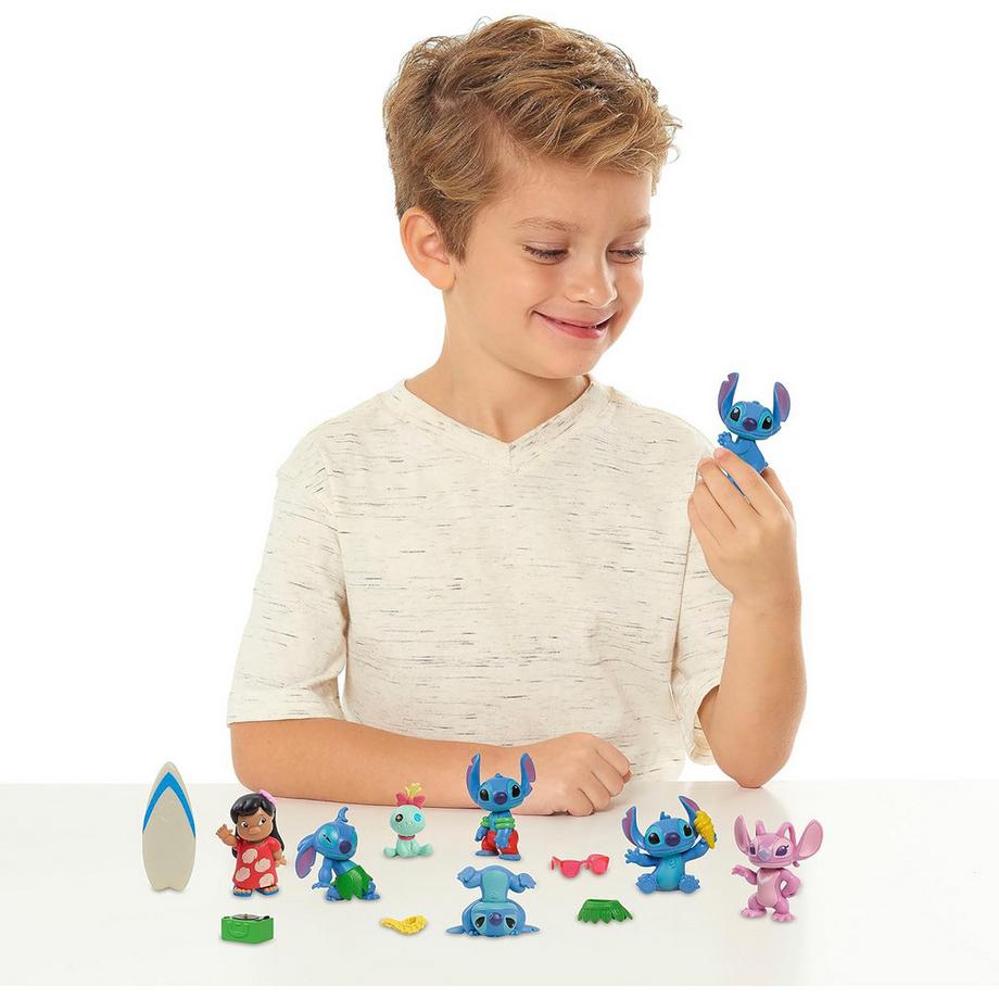 Just Play  Coffret de collection Stitch Deluxe avec 8 figurines et accessoires 