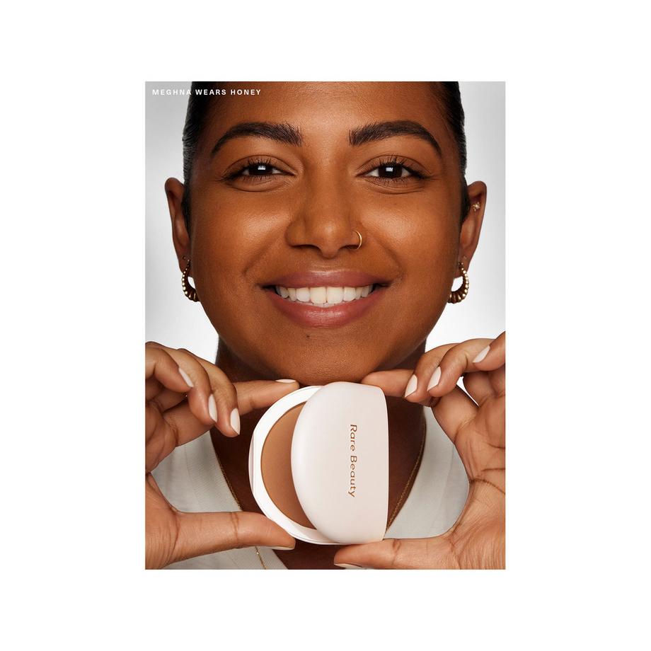 RARE BEAUTY  Tinted Pressed Powder - Getöntes Presspuder 