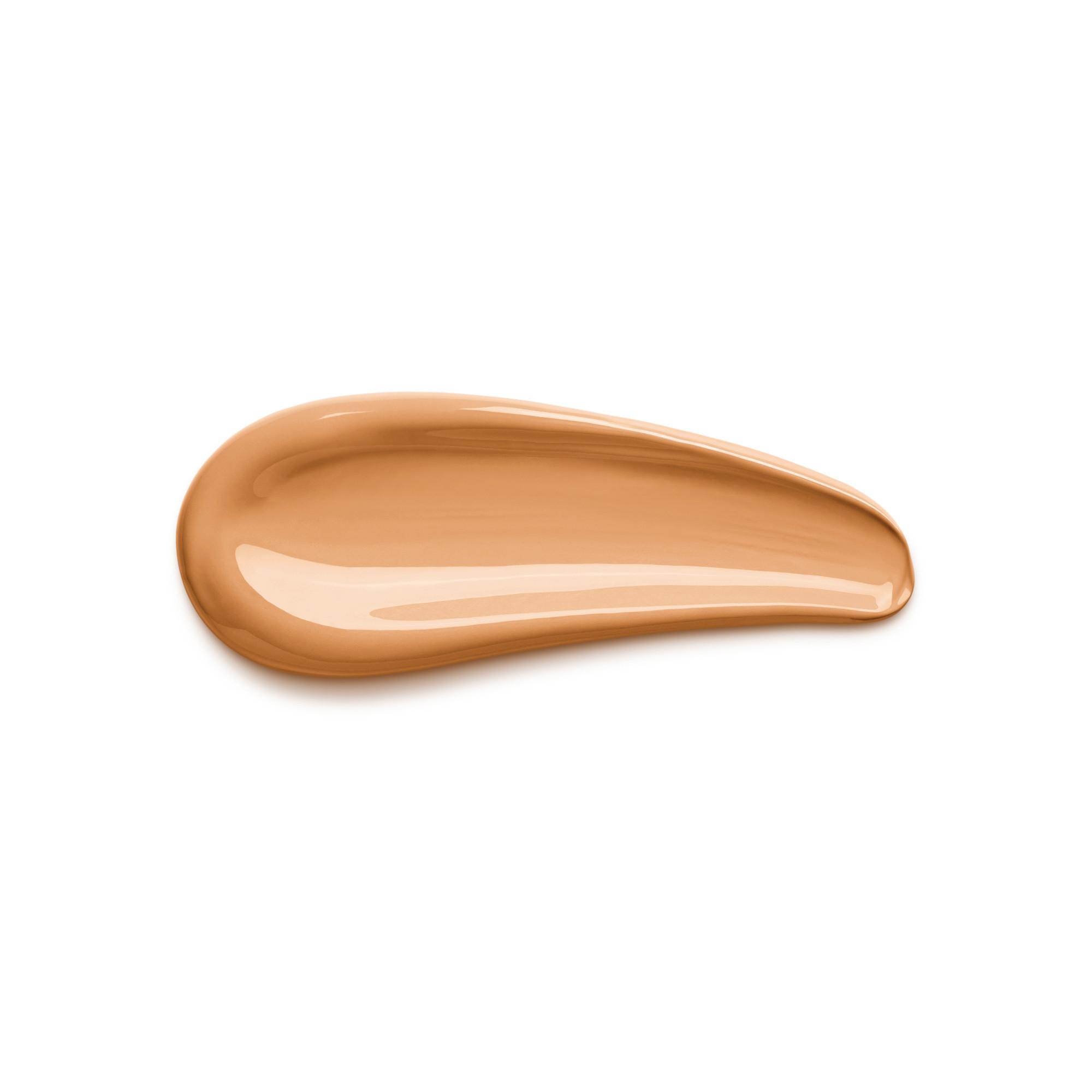 WYCON  Radiance Wear Foundation 