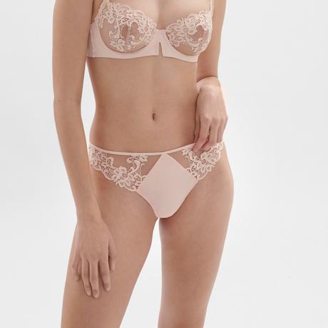 SIMONE PERELE SAGA String en maille brodée  