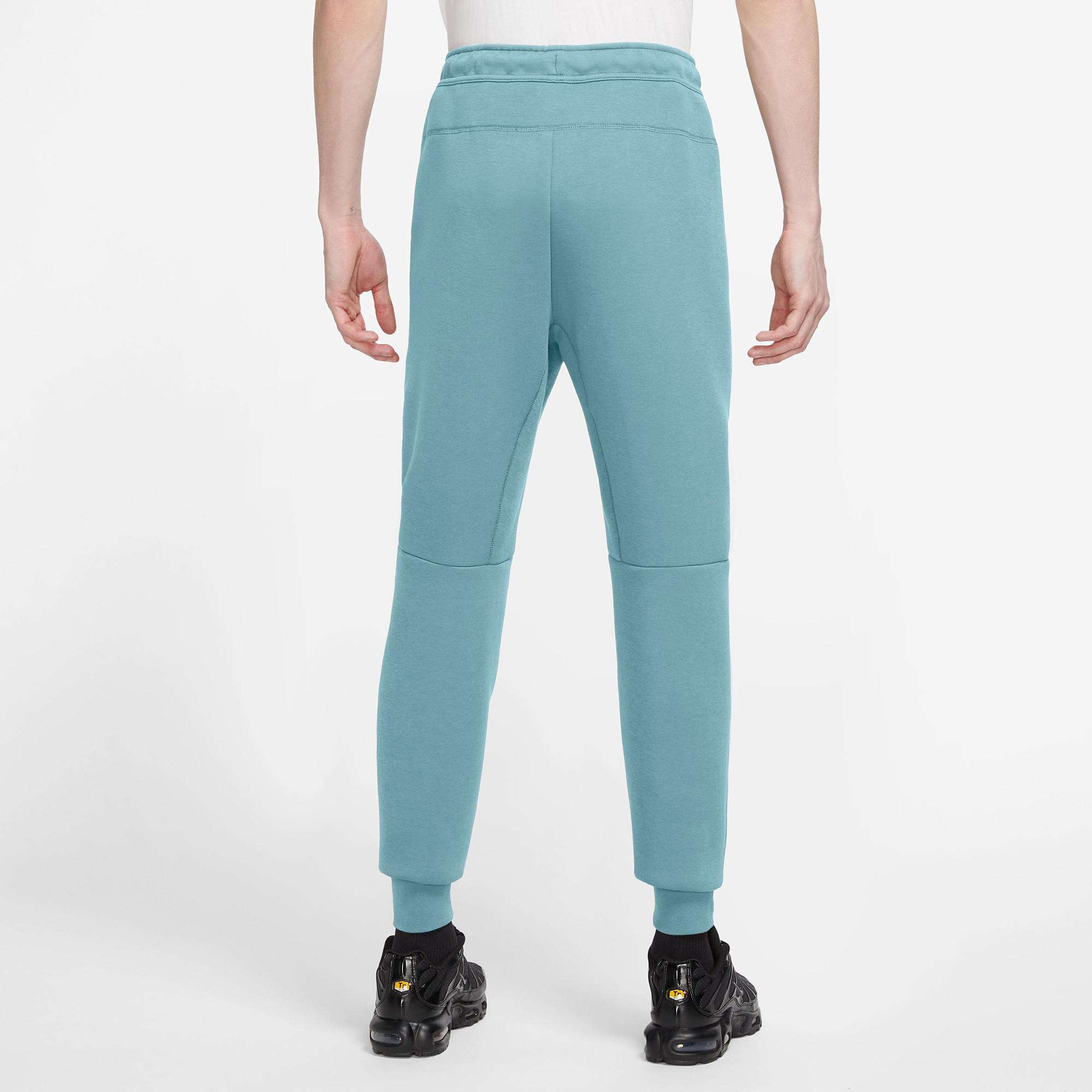 NIKE TECH FLEECE Pantalon de survêtement 