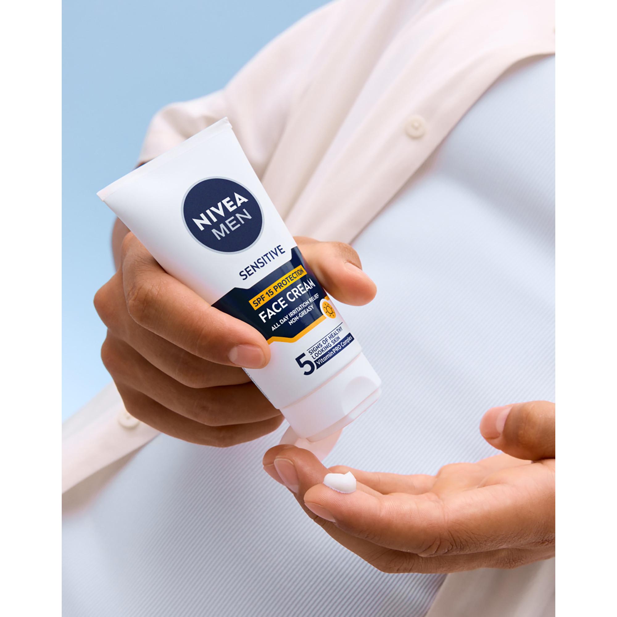 NIVEA  Sensitive Soins du visage Creme LSF 15 