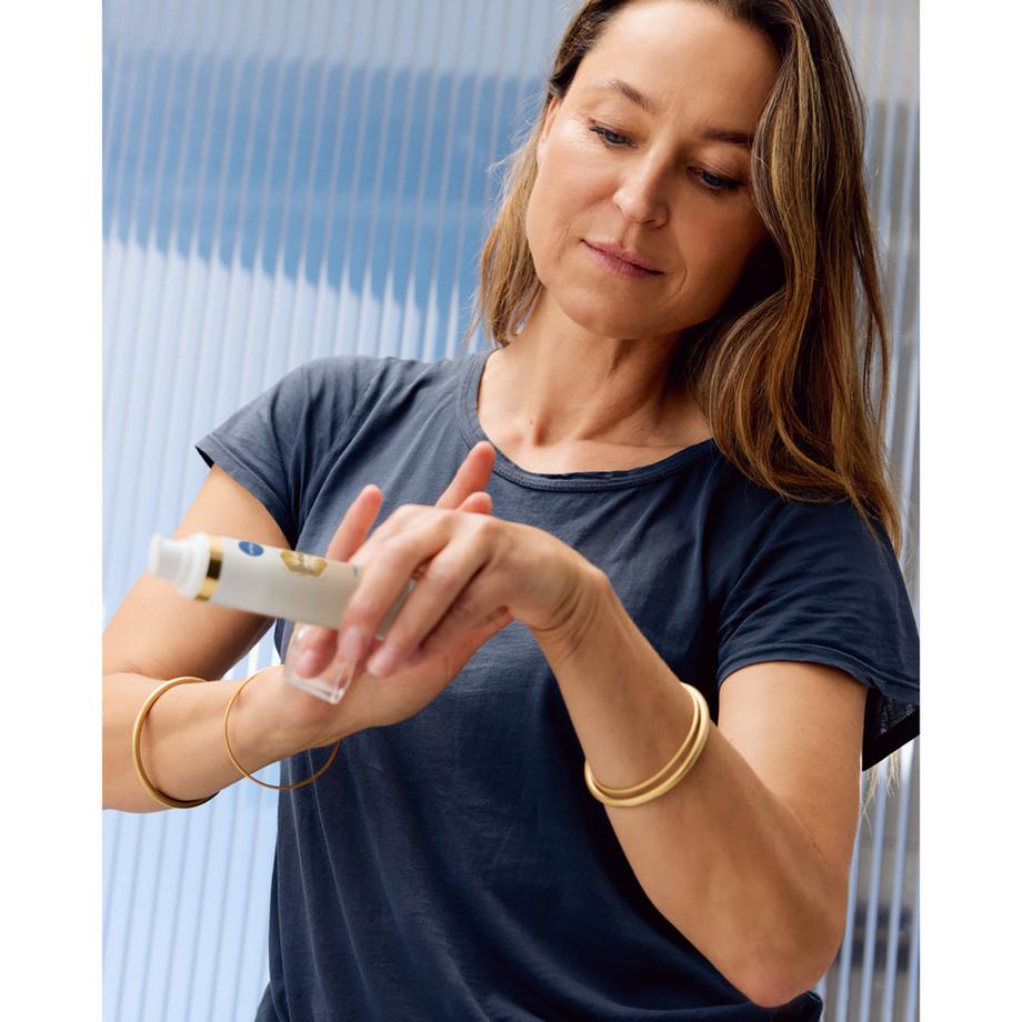 NIVEA  Face Cellular Luminous630® 3-in-1 CC Fluid  